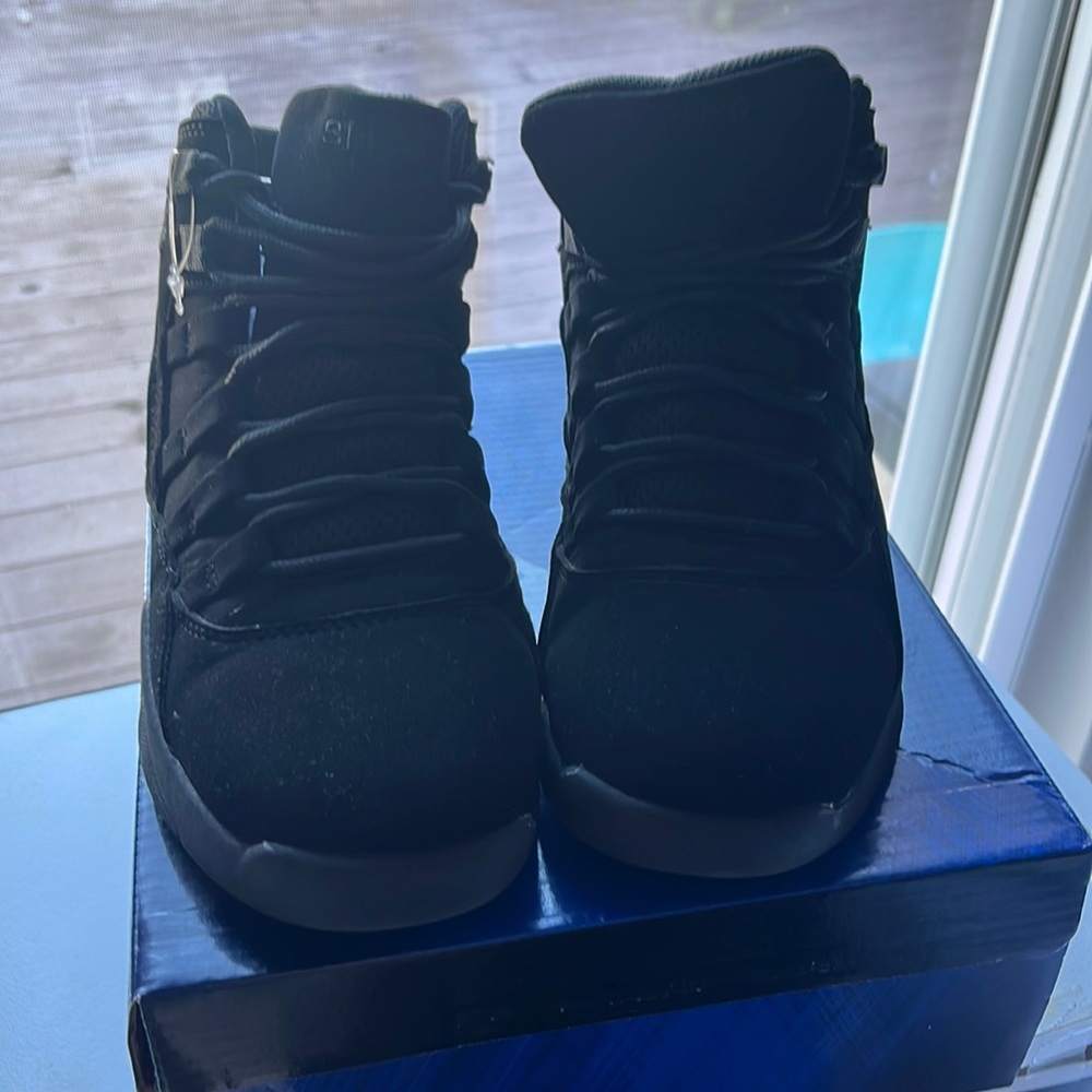 Shaq youth shoes 3.5